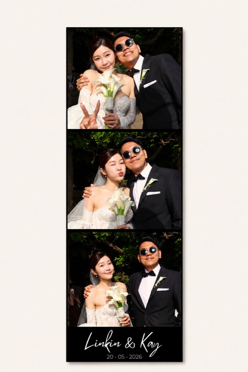 Tira de fotos del fotomatón de Linkin y Kay con la fecha de la boda